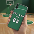 Protection renforcée Boston Celtics, la coque iPhone 11, est personnalisable en ligne pour tous les supporters de l'équipe de NBA mythique.