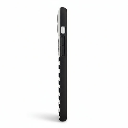 Housse de Téléphone portable iPhone 15 aux couleurs Bzh, noir et blanc, motif personnalisé de nos graphistes