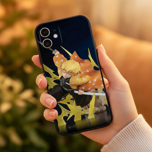 coque silicone motif manga Zenitsu demon slayer pour iPhone 15