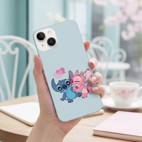 coque silicone antichoc Stitch Angel pour iPhone 15