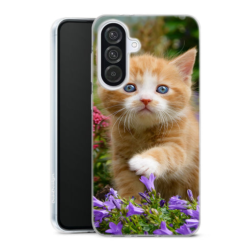 Coque Samsung Galaxy A56 5G Cute Ginger Kitten In a Flowery Garden Lovely and Enchanting Cat avec motif animalier
